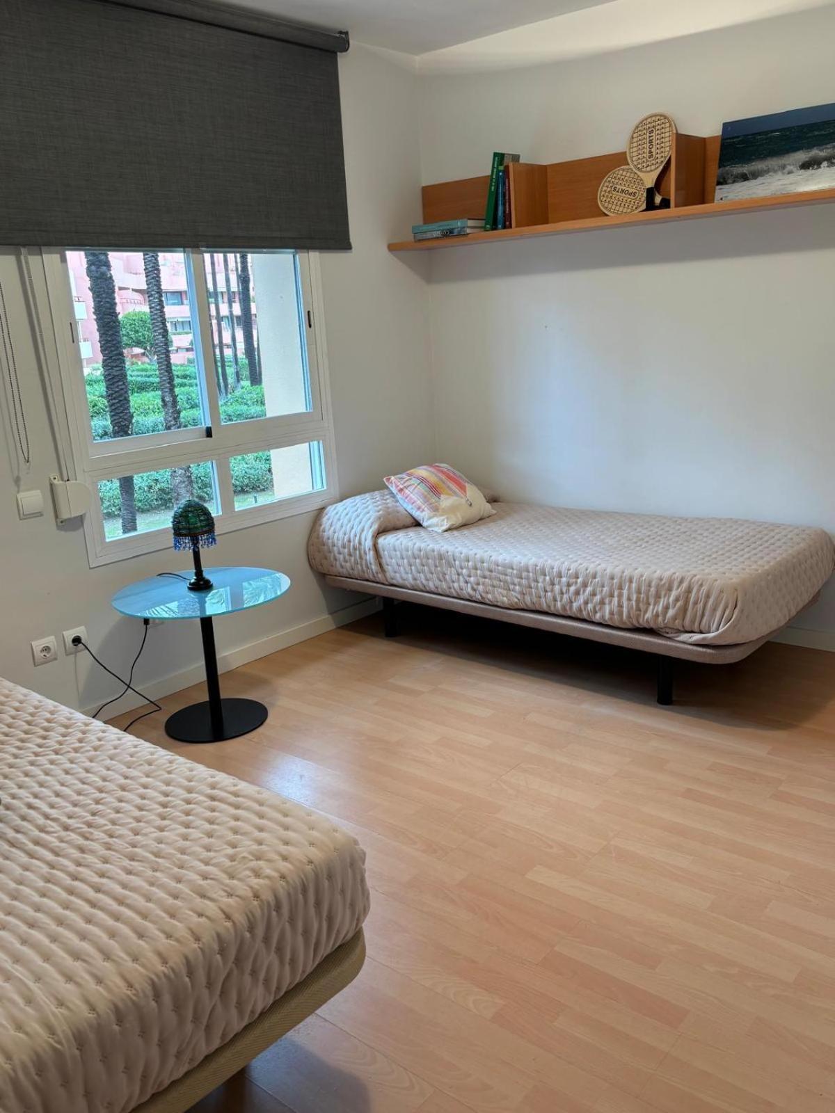 Apartment Charming 3 Bedroom With Sea View In The Heart Of